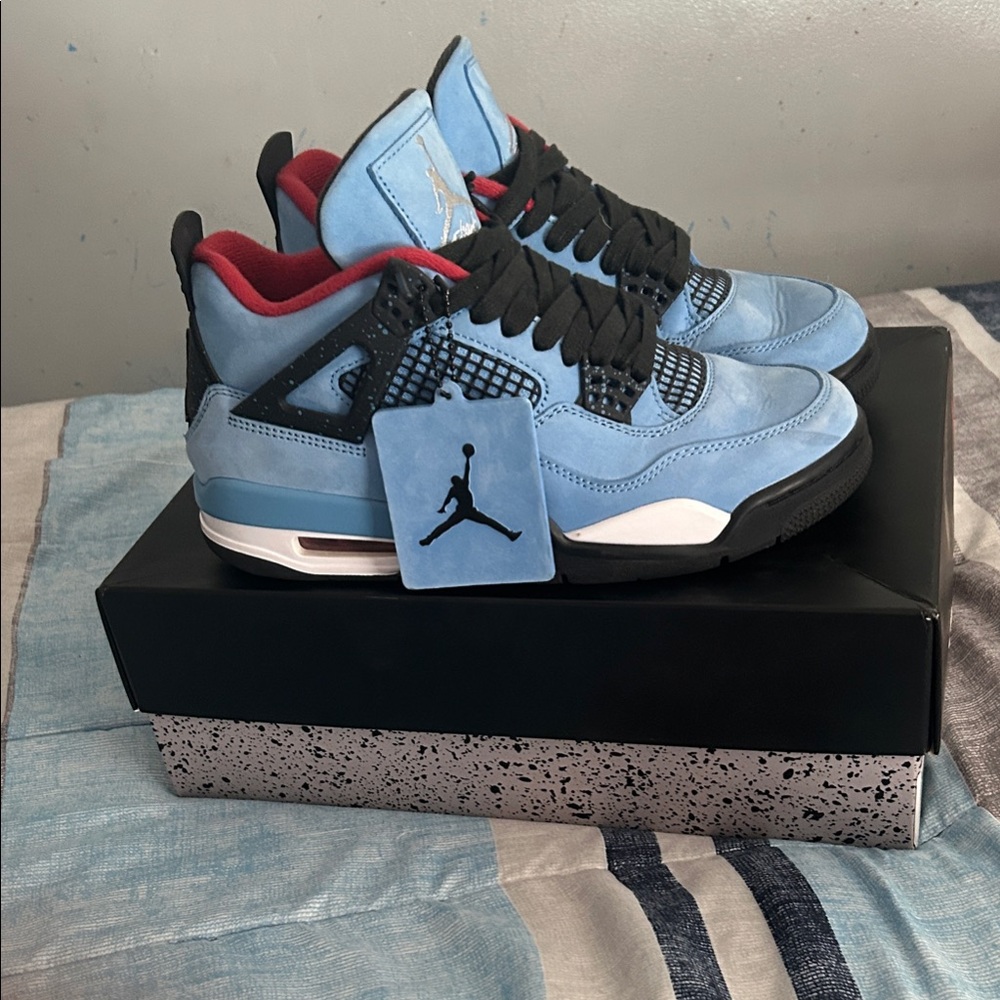 Travis Scott Jordan 4s